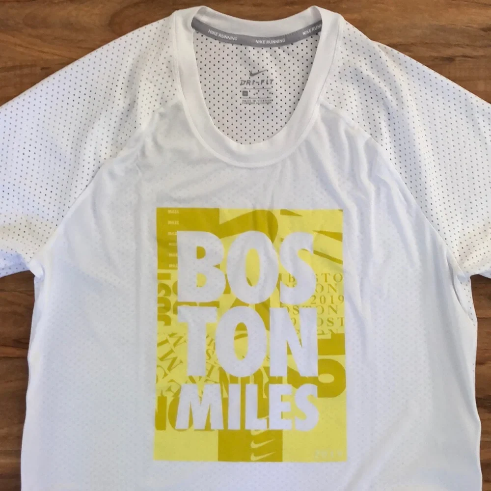 NWT Nike Running Boston Miles 2019 T-Shirt Women’s Medium